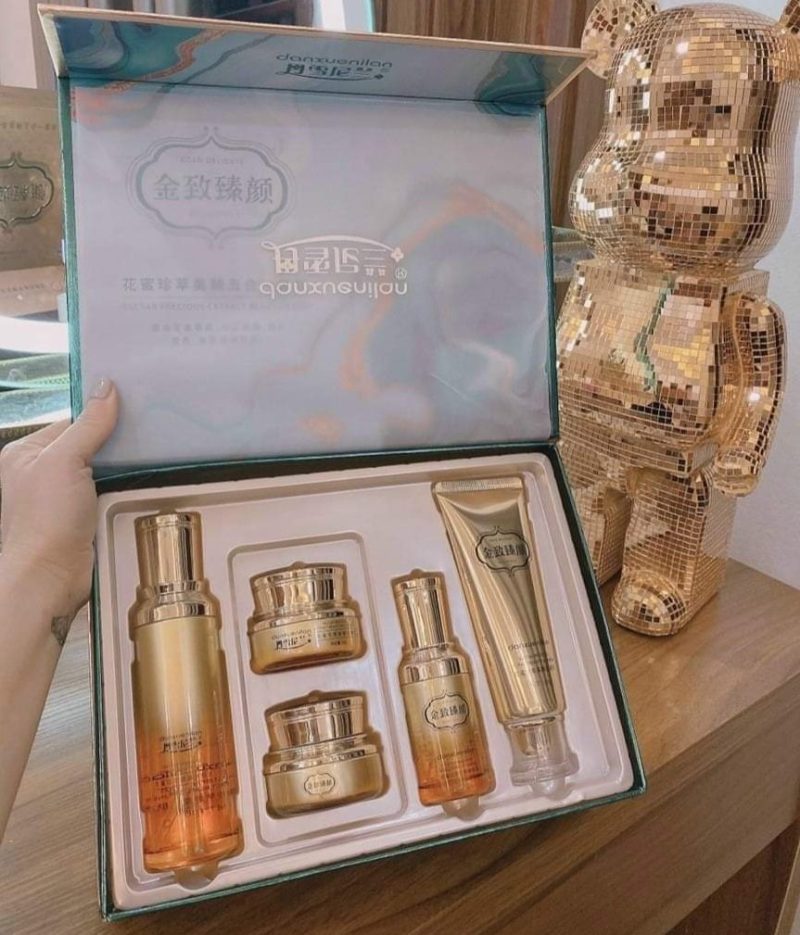 Bộ Mỹ Phẩm Hoàng Cung Vip Mới Xanh Gold 5in1 - Mờ Nám Tàn Nhang, Làm Đều Màu Da, Dưỡng Trắng Da, Cấp Ẩm Căng Bóng