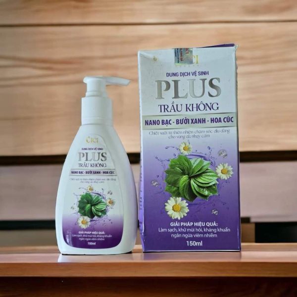 Dung Dịch Vệ Sinh Phụ Nữ Plus Trầu Không, Nano Bạc, Bưởi Xanh, Hoa Cúc 150ml