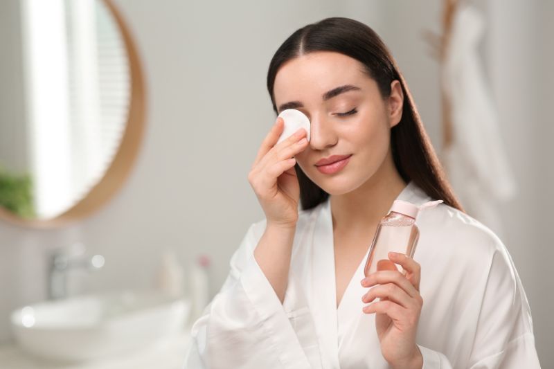rửa mặt bằng nước vo gạo